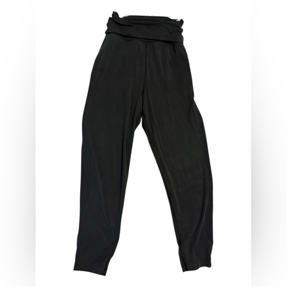 Lululemon Cupro Foldover Yoga Pants, Size 4, NWOT, Flattering AND Comfortable! - Picture 2 of 7